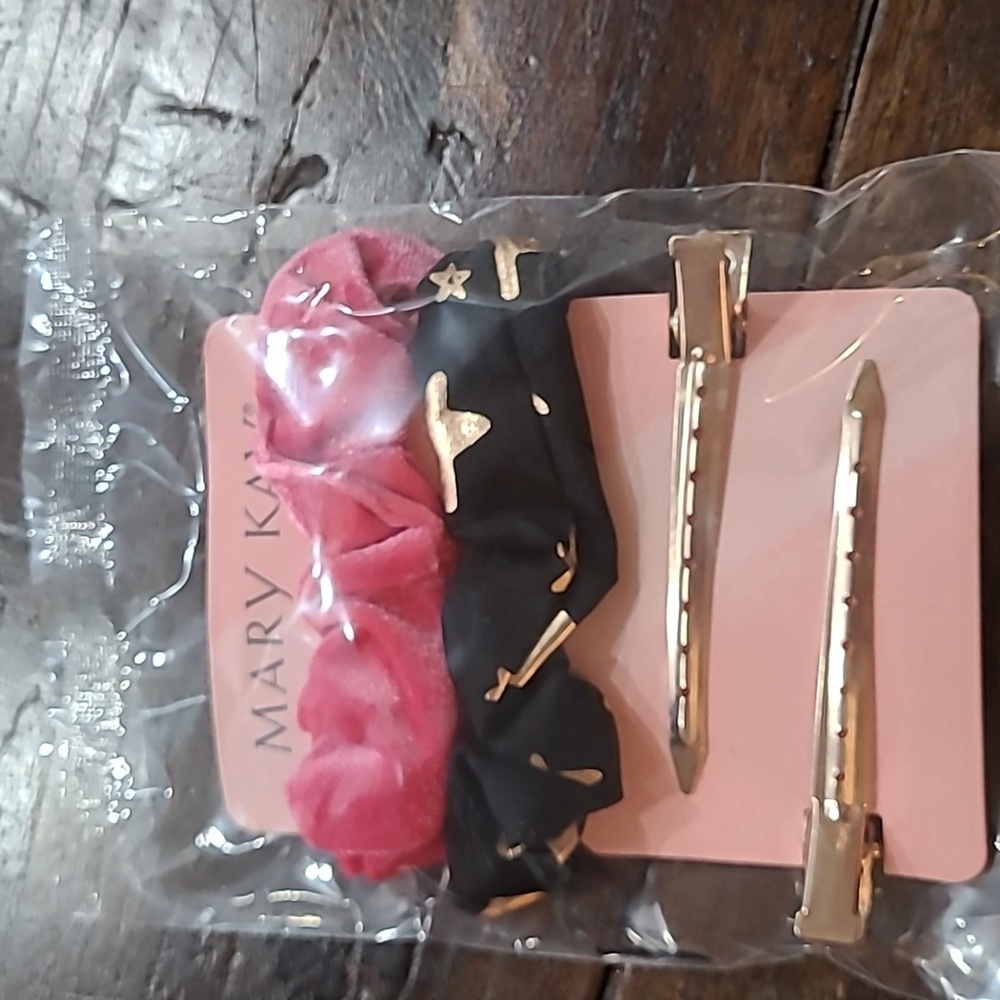 New Mary Kay Hair Scruncies Package